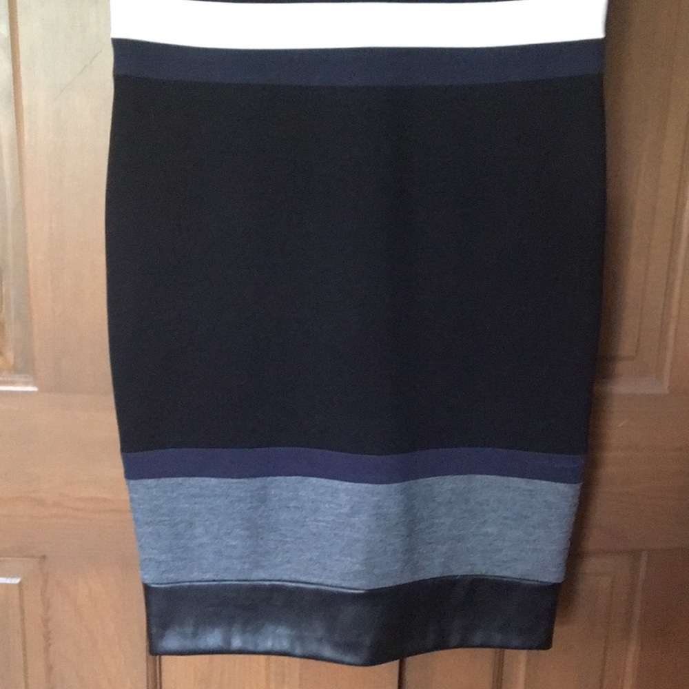 Dress - Picture 3 of 6